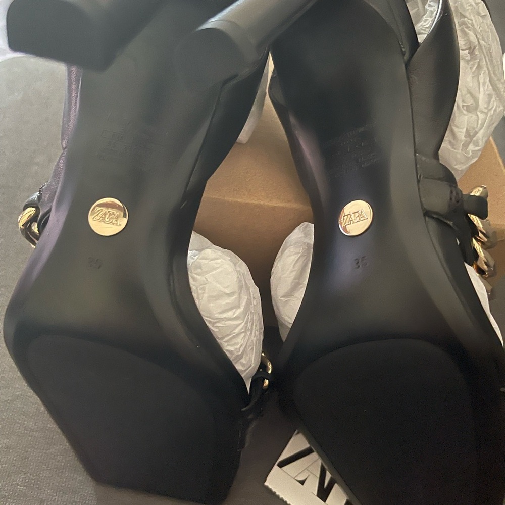 HEELED LEATHER SANDALS WITH CHAIN DETAIL - Picture 12 of 12